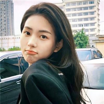女大学生